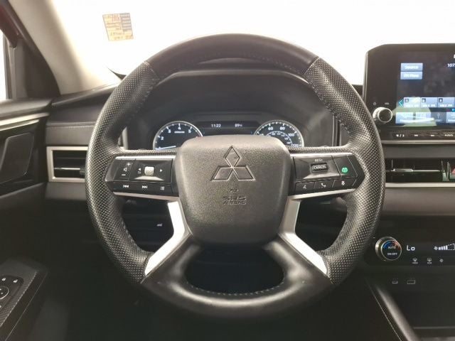 2023 Mitsubishi Outlander SE