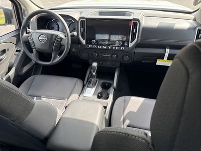 2025 Nissan Frontier SV