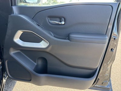 2025 Nissan Frontier SV