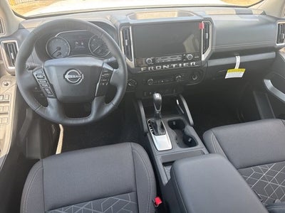 2025 Nissan Frontier SV
