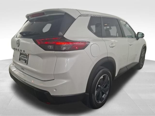 2026 Nissan Rogue SV — photo 8