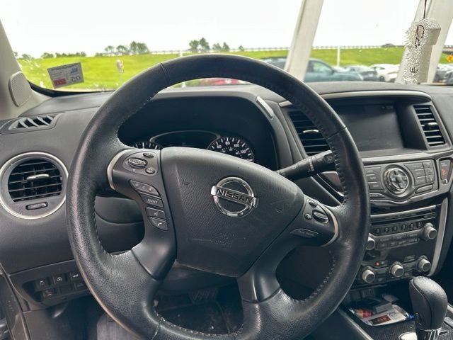 2019 Nissan Pathfinder SL