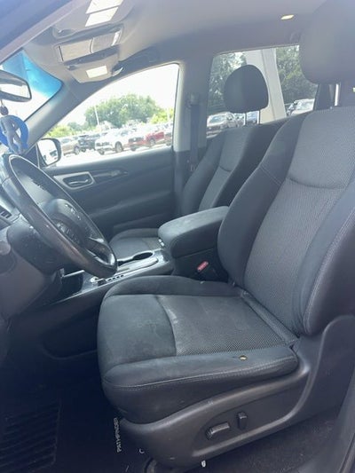 2017 Nissan Pathfinder SV