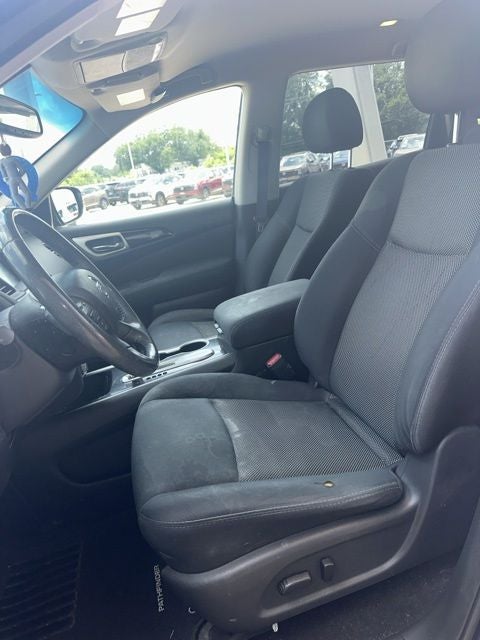 2017 Nissan Pathfinder SV
