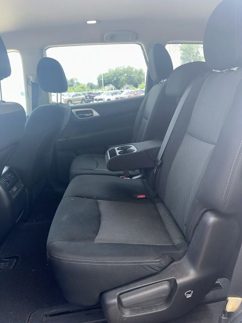 2017 Nissan Pathfinder SV