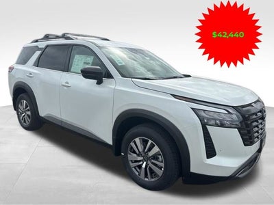 2026 Nissan Pathfinder SL