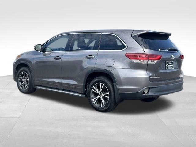 2018 Toyota Highlander LE — photo 8