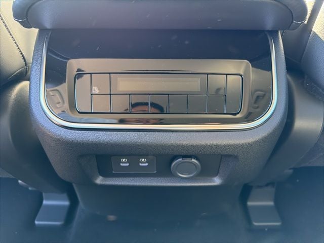 2026 Nissan Armada SV