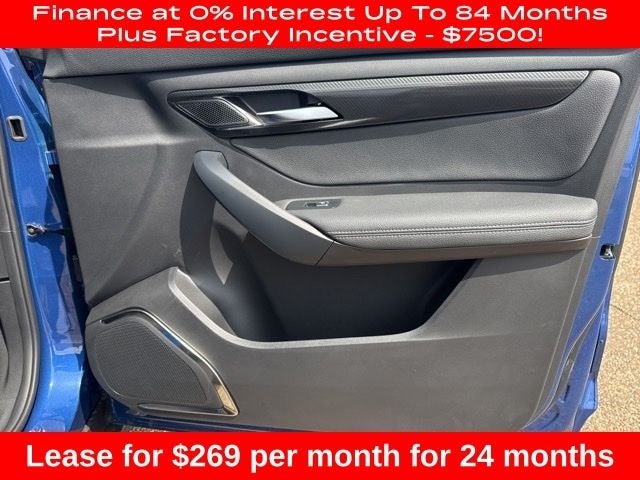 2025 VinFast VF 8 Eco