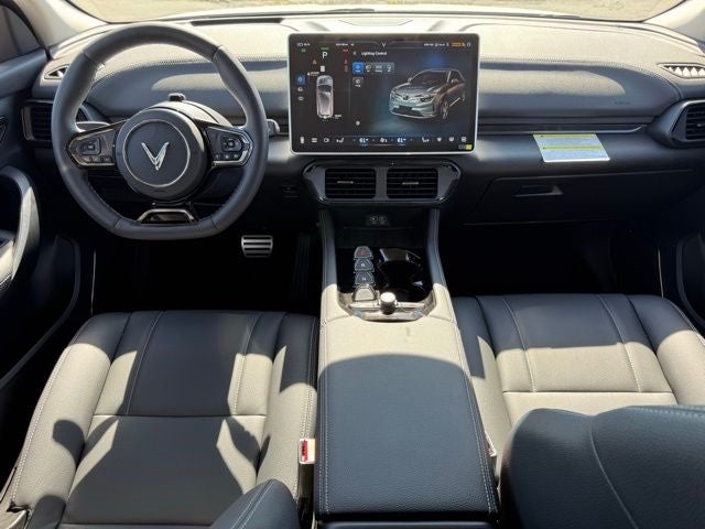 2025 VinFast VF 8 Eco