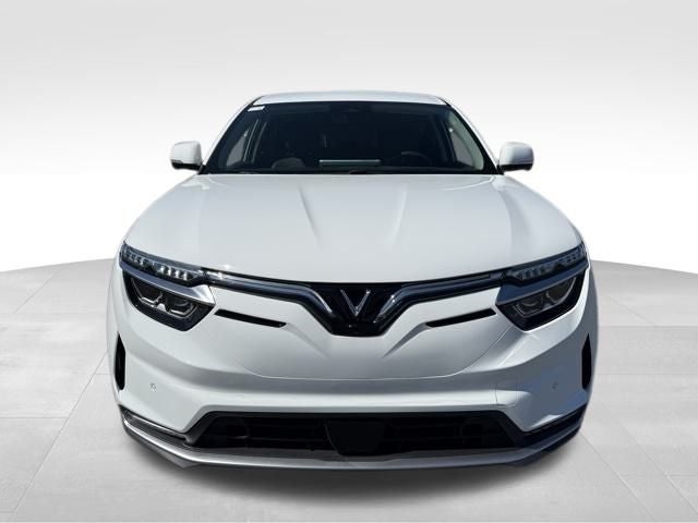 2025 VinFast VF 8 Eco