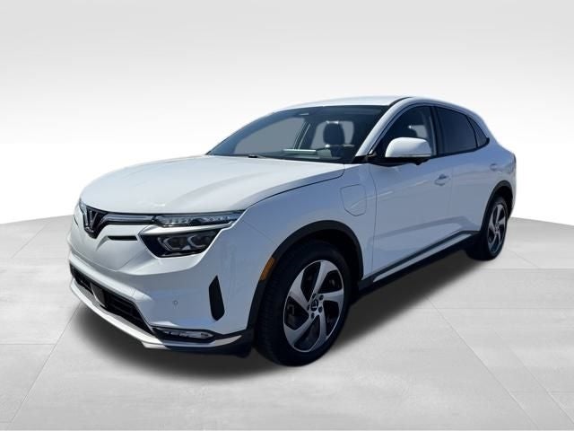 2025 VinFast VF 8 Eco