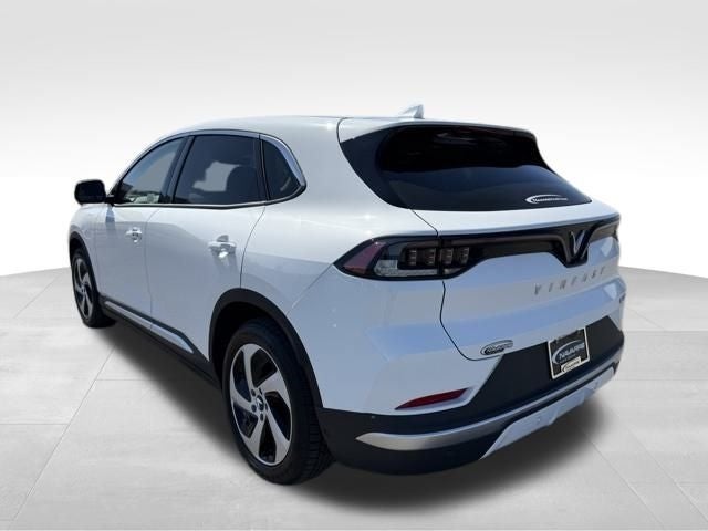 2025 VinFast VF 8 Eco