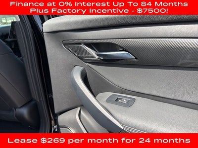 2025 VinFast VF 8 Eco