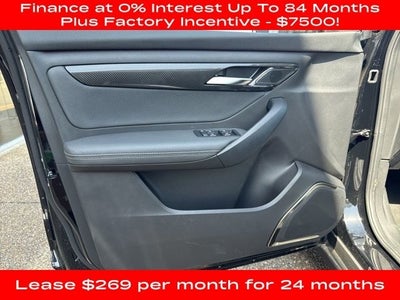 2025 VinFast VF 8 Eco