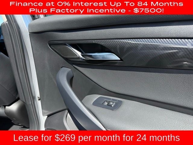 2025 VinFast VF 8 Eco