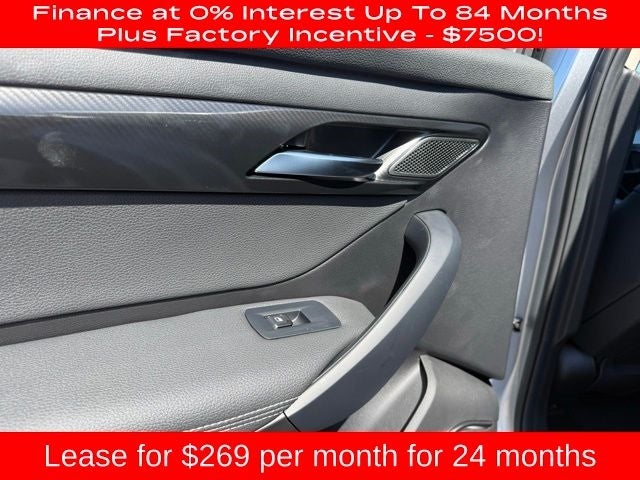 2025 VinFast VF 8 Eco