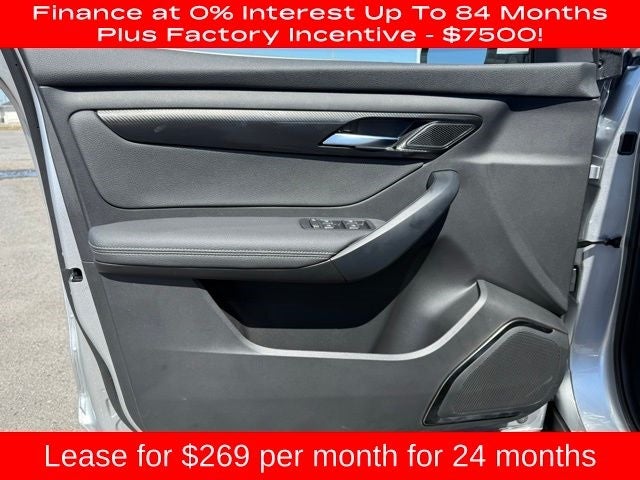 2025 VinFast VF 8 Eco