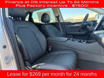 2025 VinFast VF 8 Eco