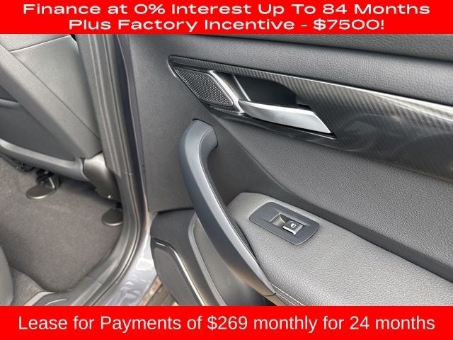 2025 VinFast VF 8 Eco