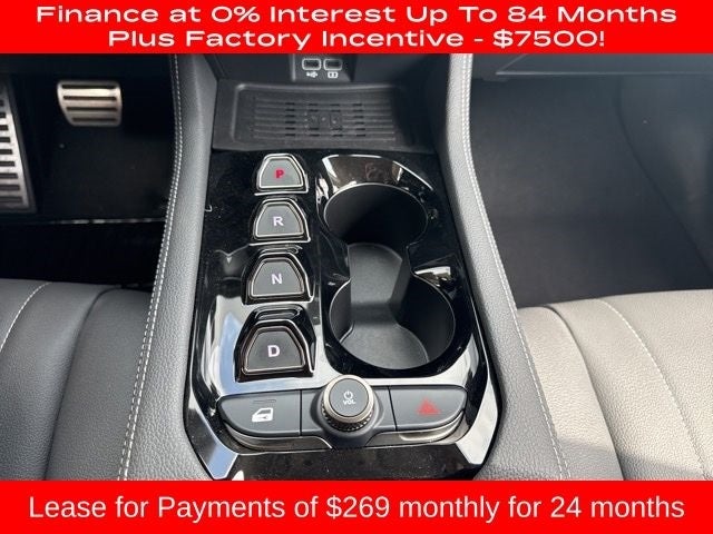 2025 VinFast VF 8 Eco