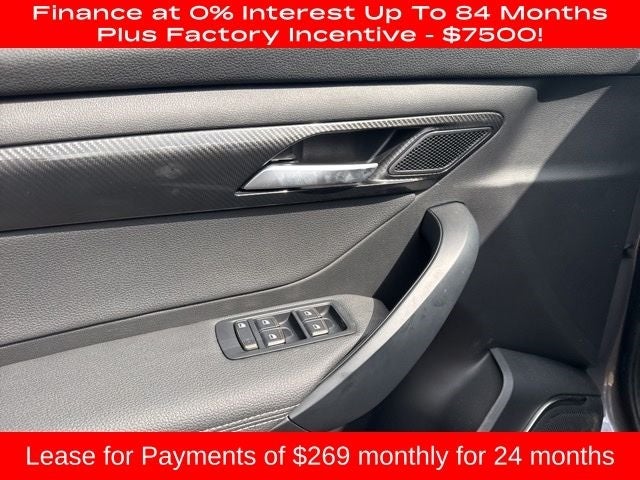 2025 VinFast VF 8 Eco