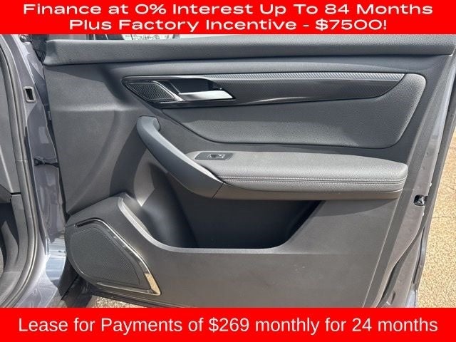 2025 VinFast VF 8 Eco