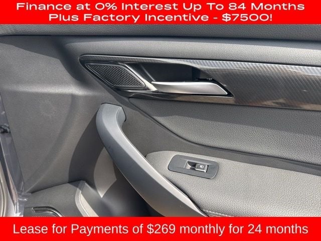 2025 VinFast VF 8 Eco