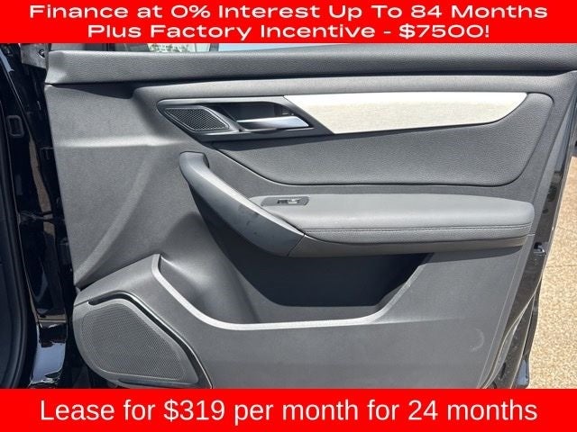 2025 VinFast VF 8 Plus