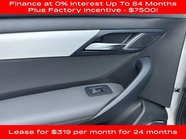 2025 VinFast VF 8 Plus