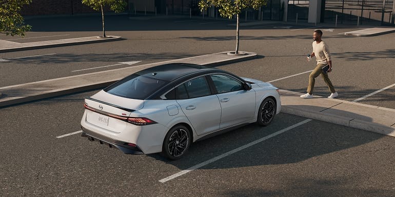 Navarre Nissan in Lake Charles LA